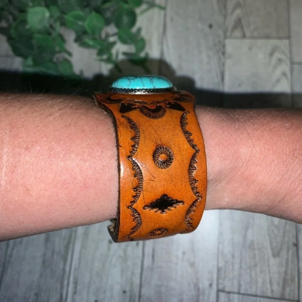 Emery Rose NWOT Brown PU Leather Brown Turquoise Stone Wrap Bracelet - Picture 4 of 11